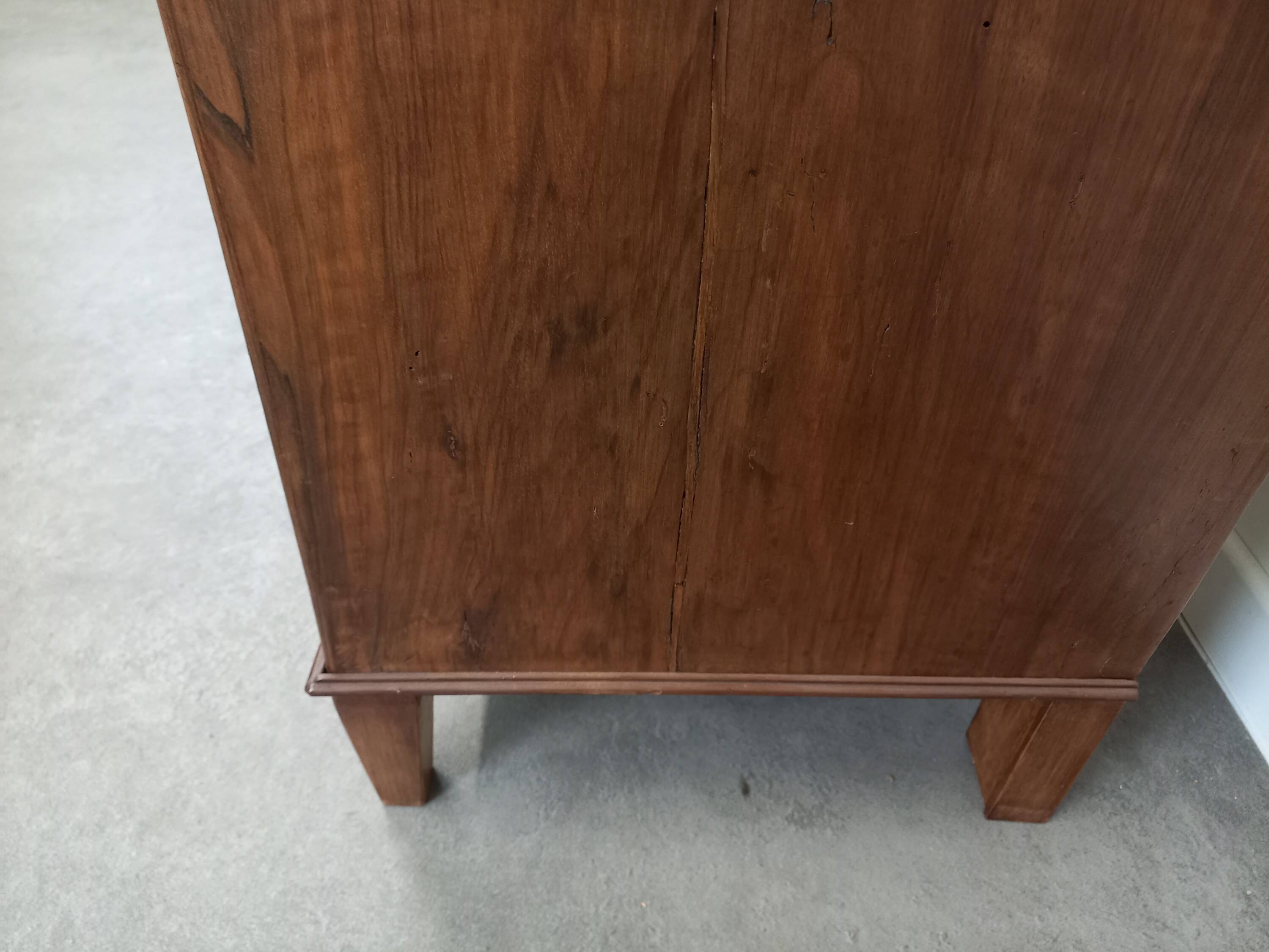 Commode de style Louis XVI
