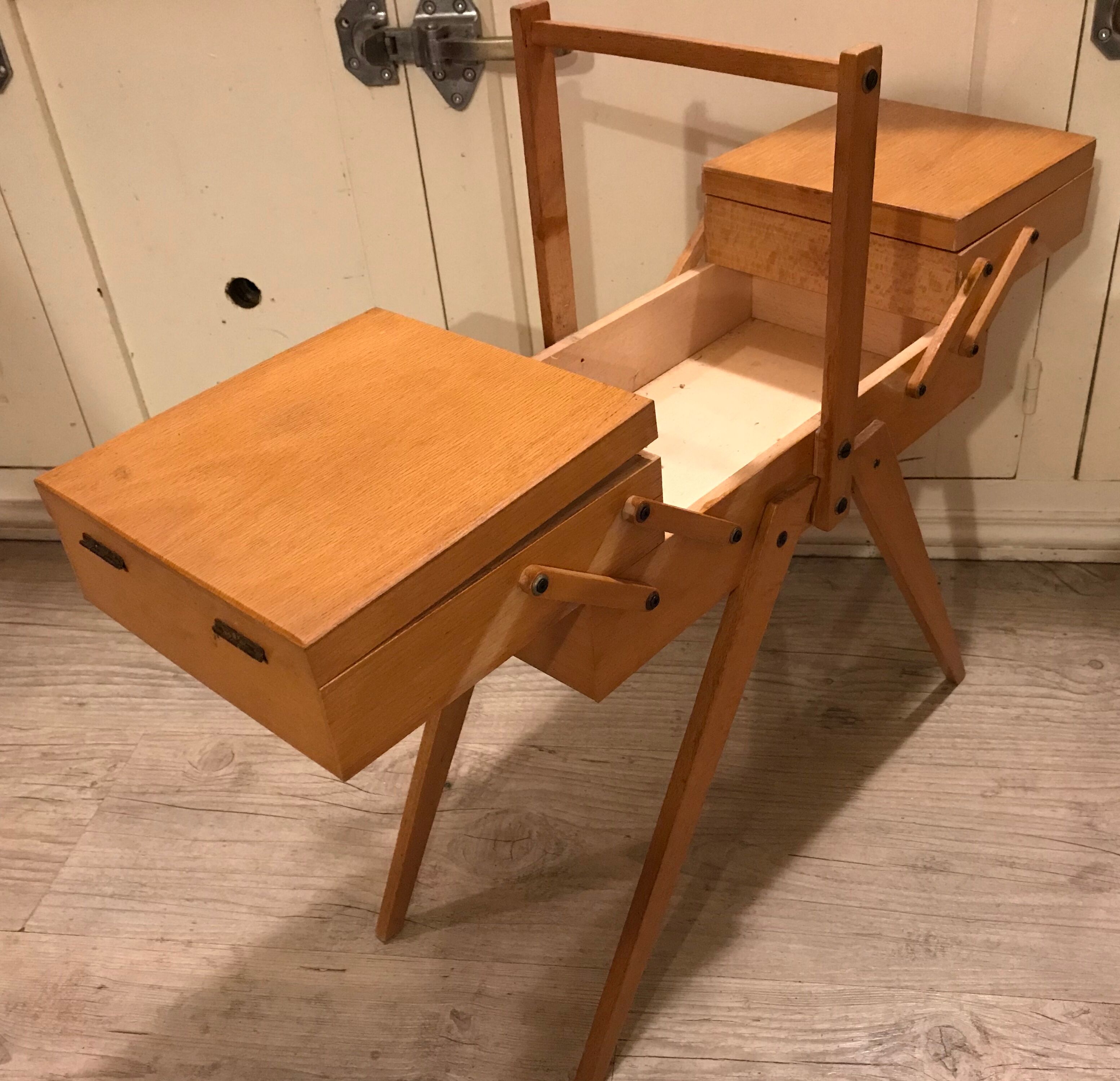 Vintage sewing box 1960 feet compass