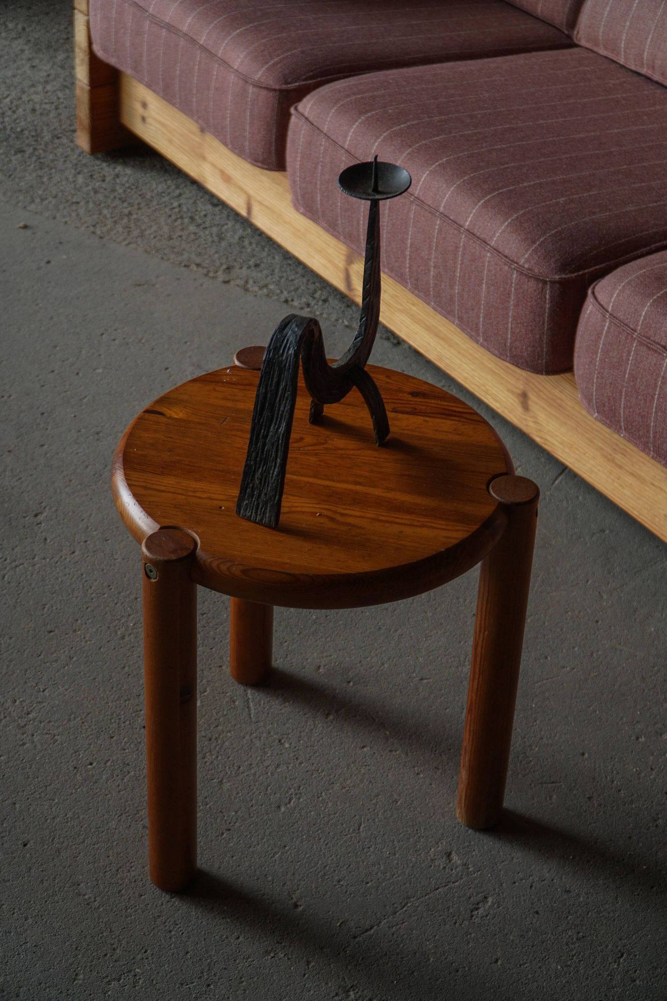 Modern Scandinavian tripod stool from the 20th century with a circular seat, 1970s.