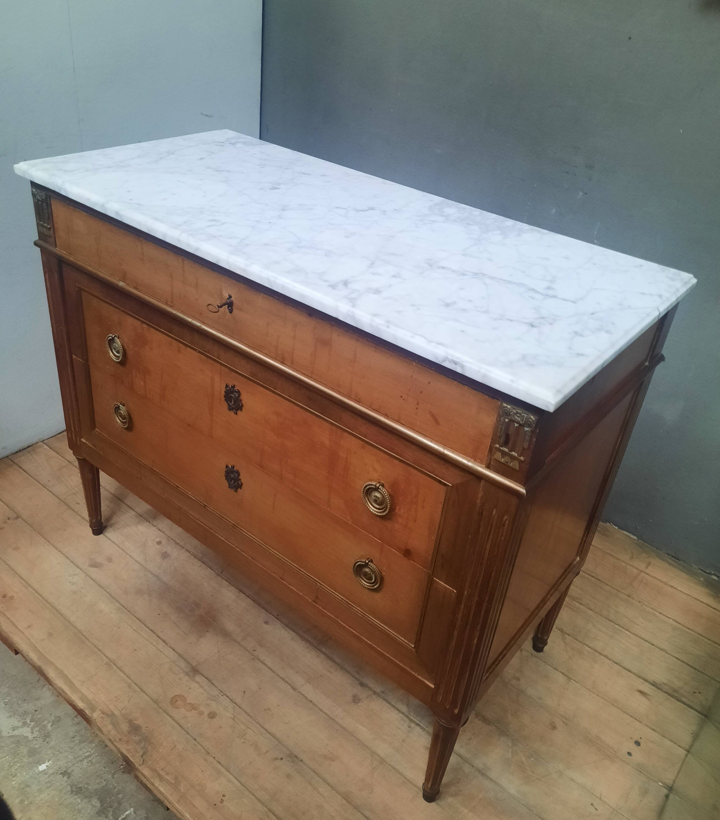 Louis XVI style chest of drawers with 2 drawers
