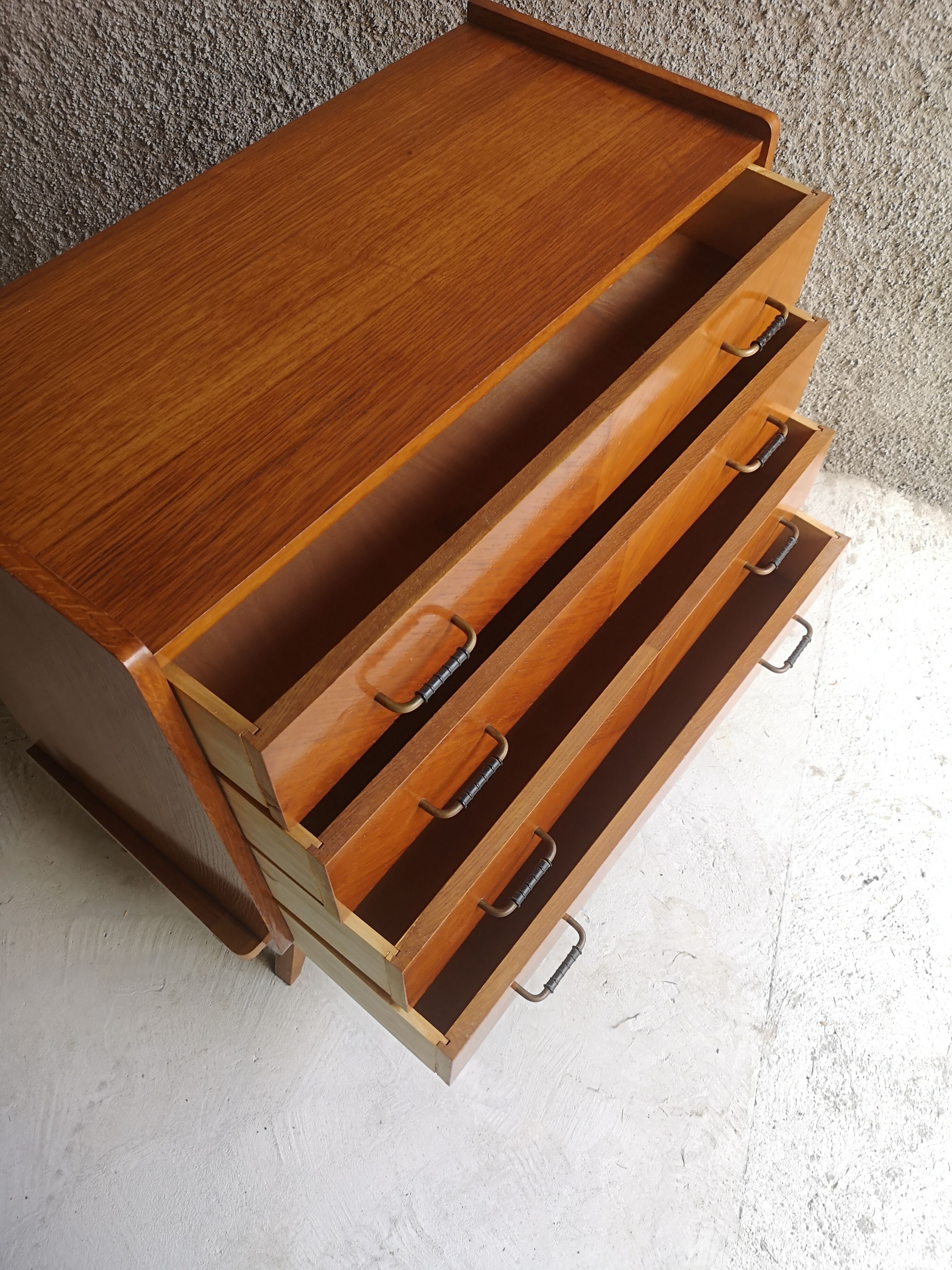 Commode scandinave
