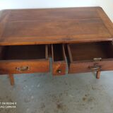 Bureau Louis XV en merisier ferrures laiton