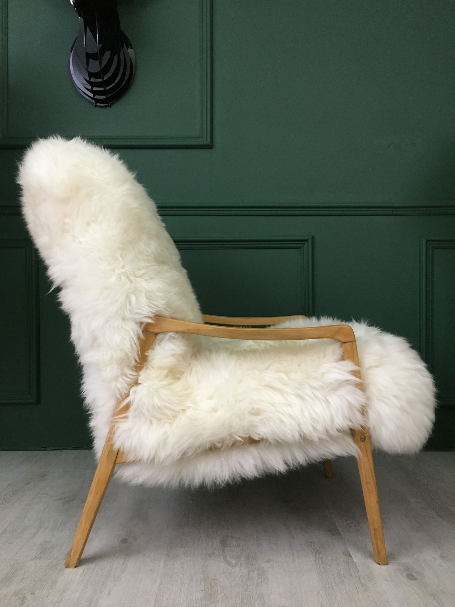 Vintage Design Art Deco White Sheepskin Fluffy Fury Chair Armchair