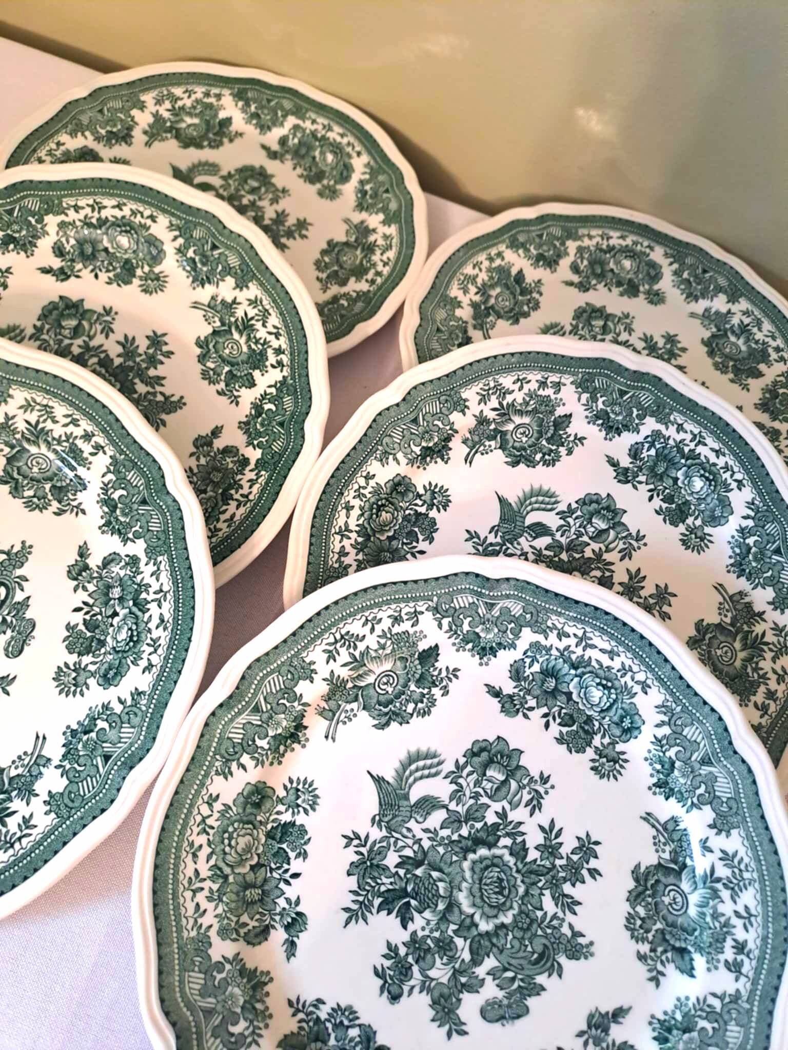 9 Villeroy and Boch dessert plates