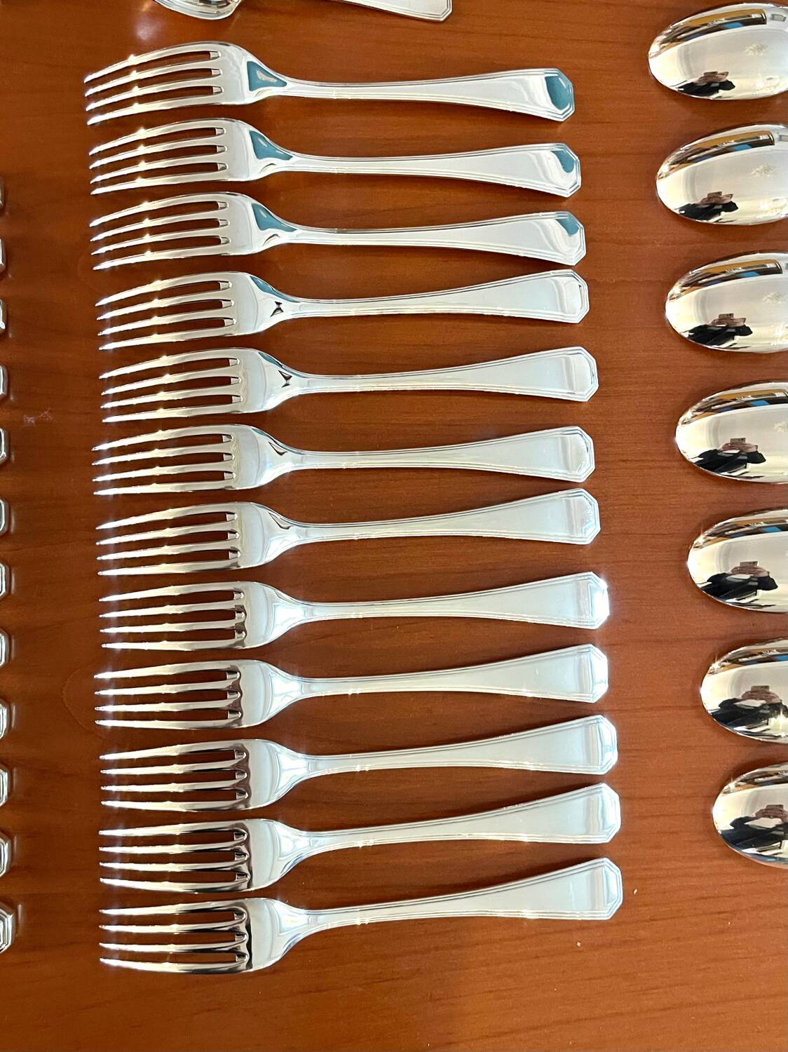 Christofle America cutlery set 60 pieces in very good condition.