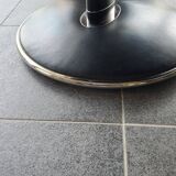 1 Stressless Jazz model armchair - black leather and its ottoman