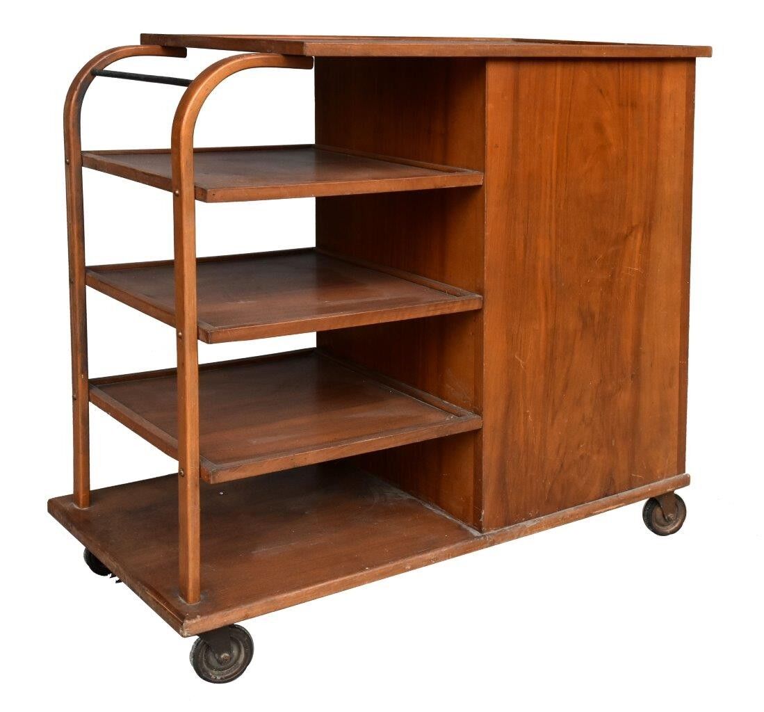 Restaurant serving 1930