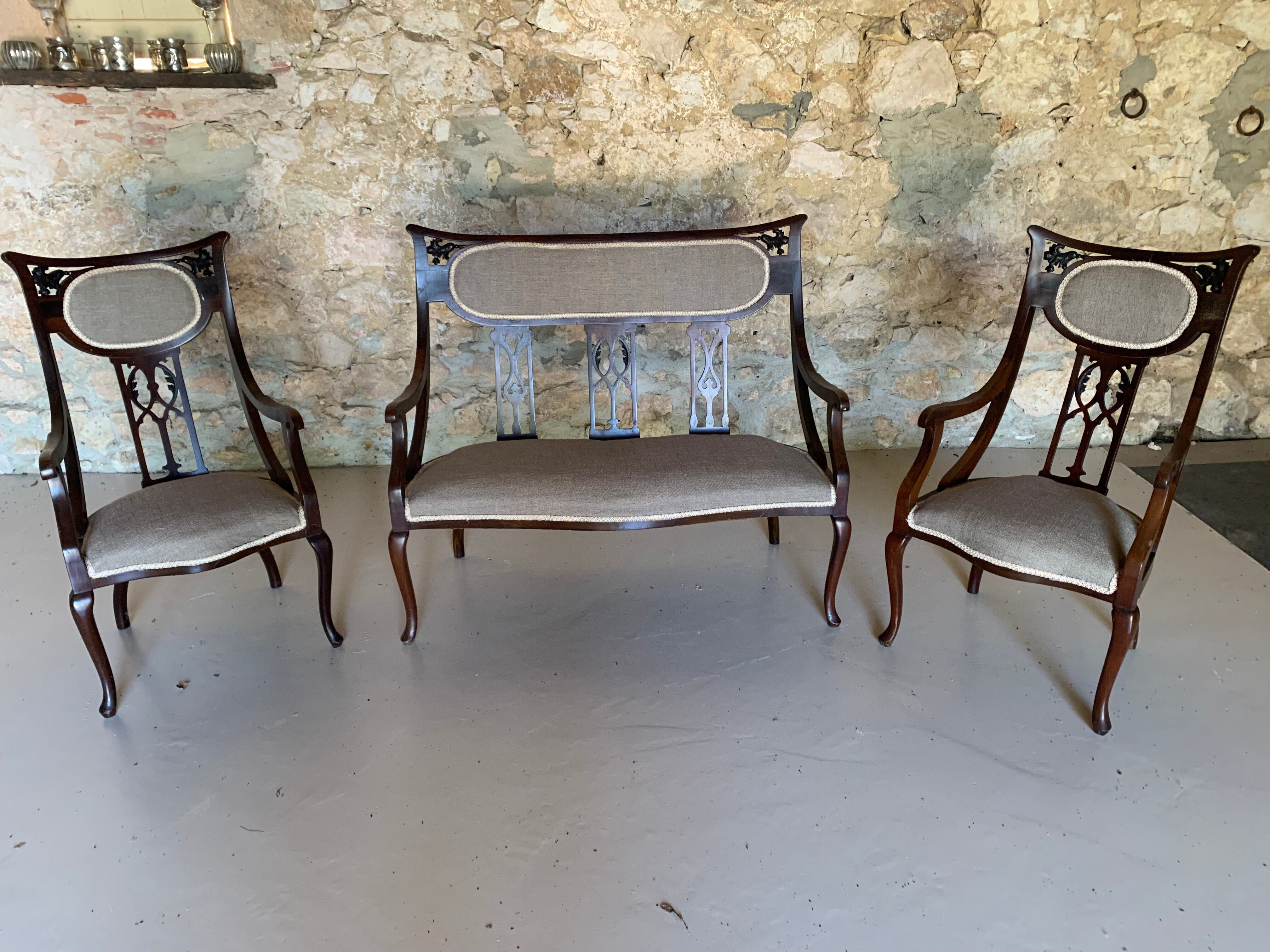 Banc et ses deux chaises