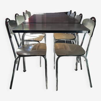 Table + 8 chaises en Formica