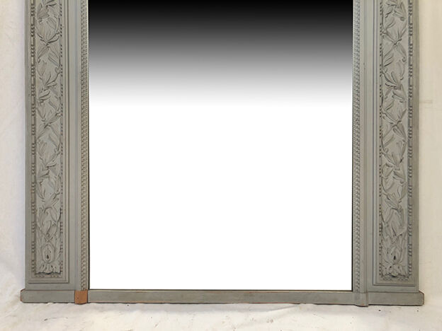 Trumeau en bois laqué gris