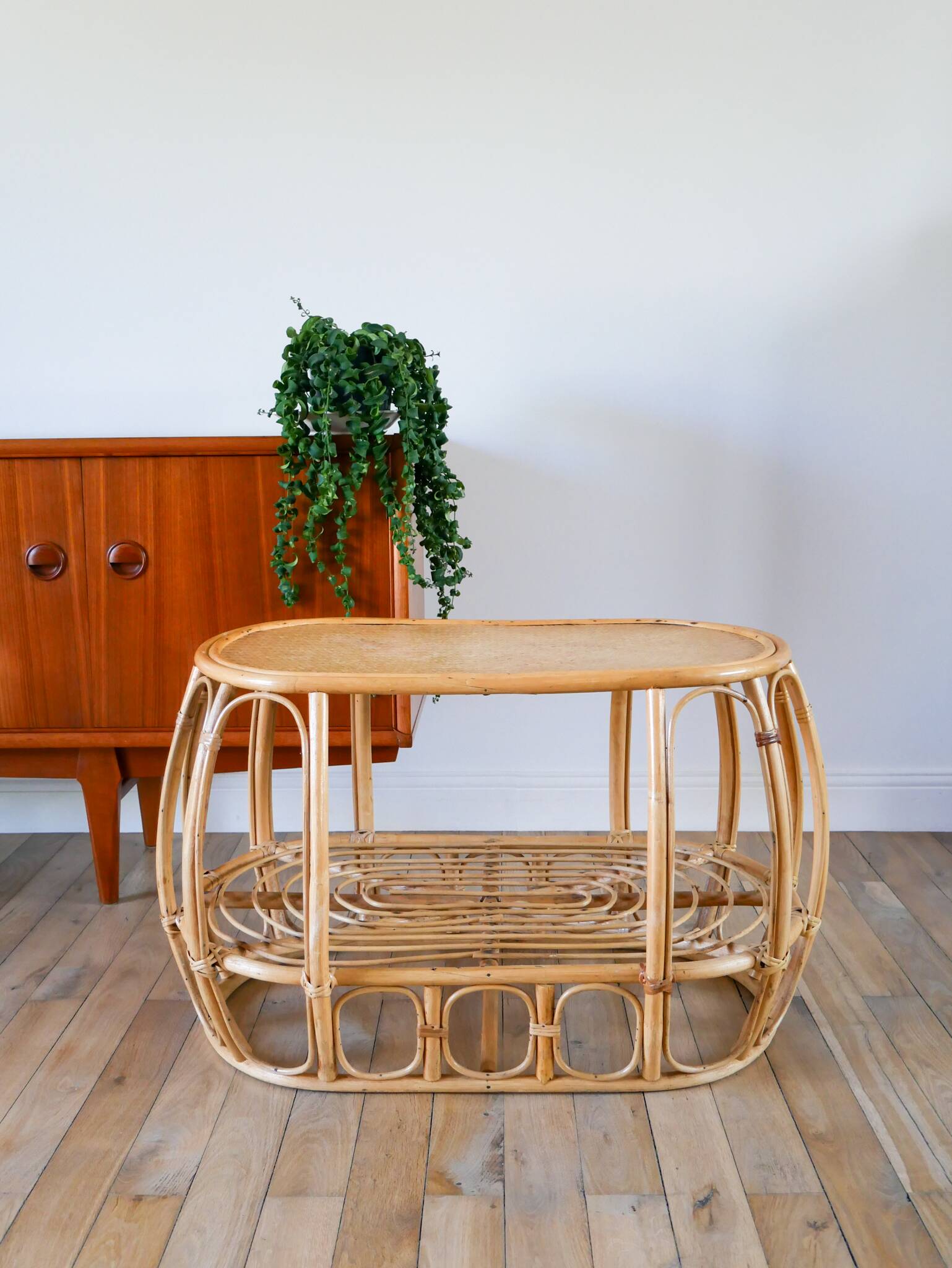 Oval coffee table in rattan and bamboo, double tops, 1960.