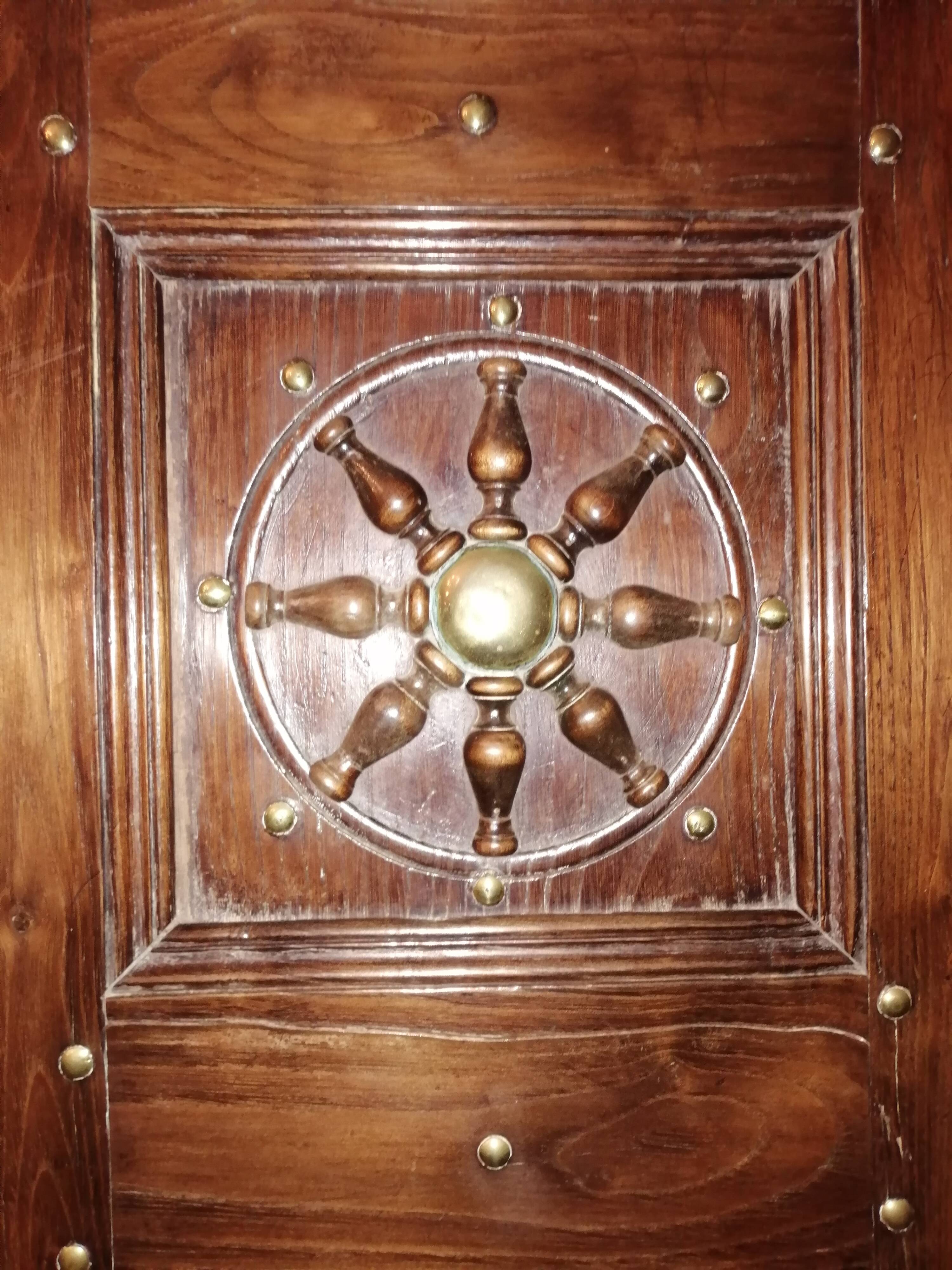 Old enclosed bed library