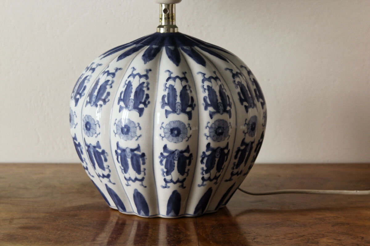 Chinese porcelain lamp