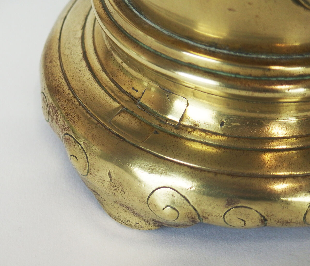 Indochinese bronze vase