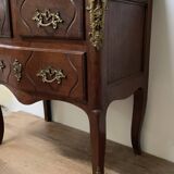 Chest of drawers with curved facade of the nineteenth century