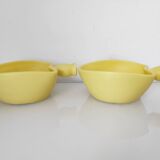 Deux raviers en céramique jaune