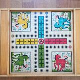 Jeu de dames et petits chevaux