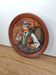 Assiette en argile embossée vintage : homme buvant, décoration murale rétro