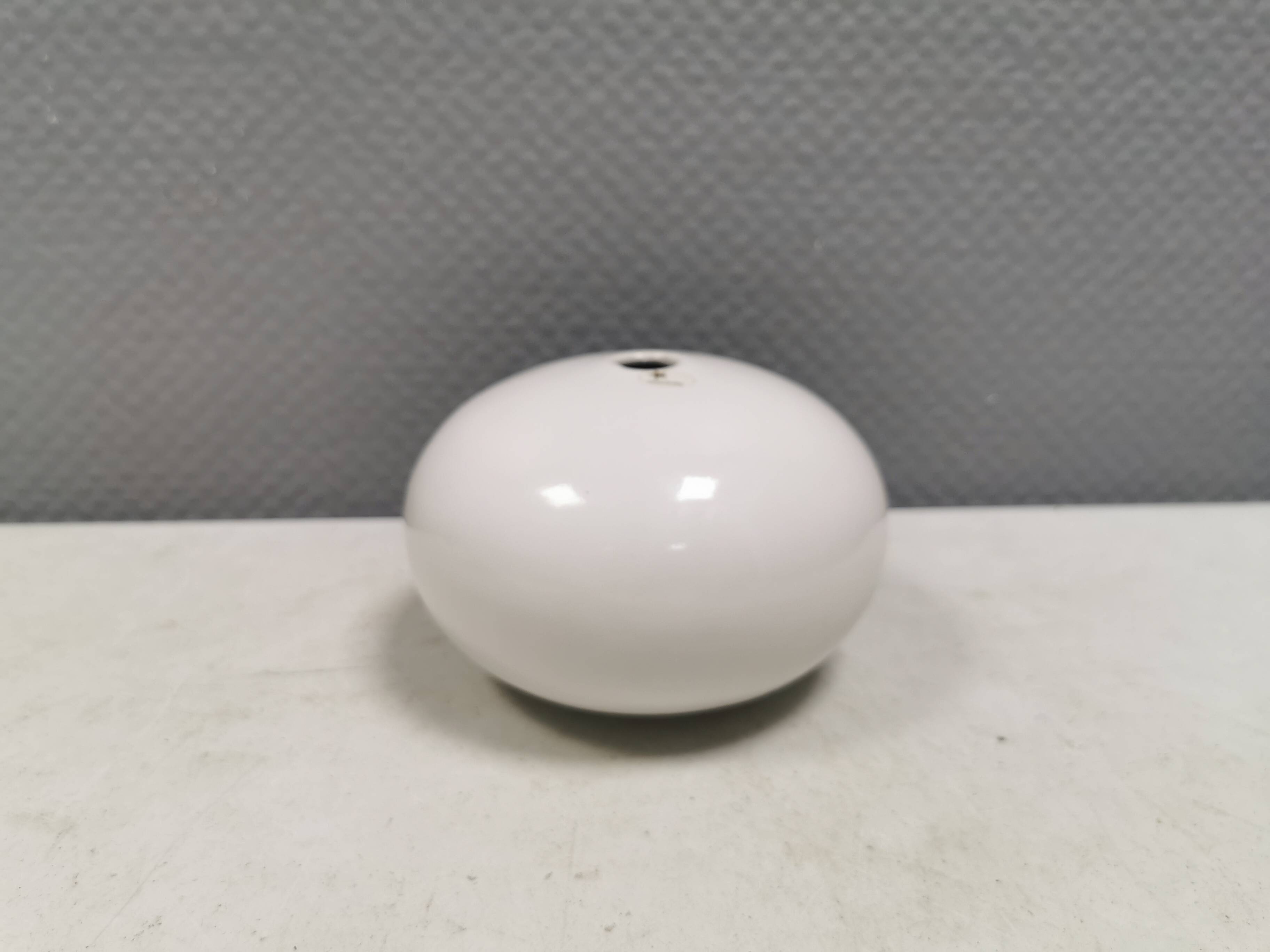 Vase sphérique de la marque de poterie suédoise Höganäs. Années 1980.