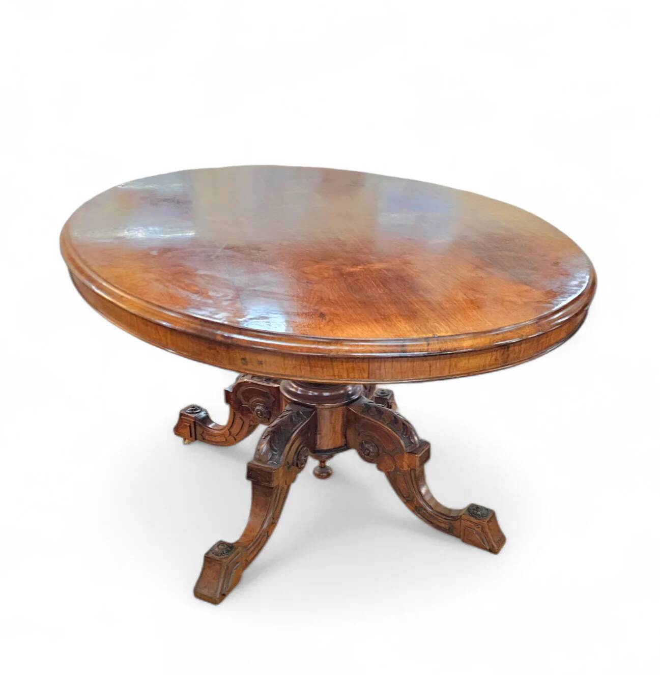 Oval Victorian tilt-top table, breakfast table / 1840s