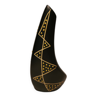 Sculptural black vase with yellow pattern from Hedebo Keramik Denmark 1950-1960s.