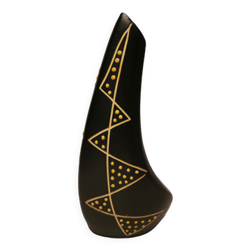 Vase sculptural noir à motif jaune de Hedebo Keramik Danemark années 1950-1960.