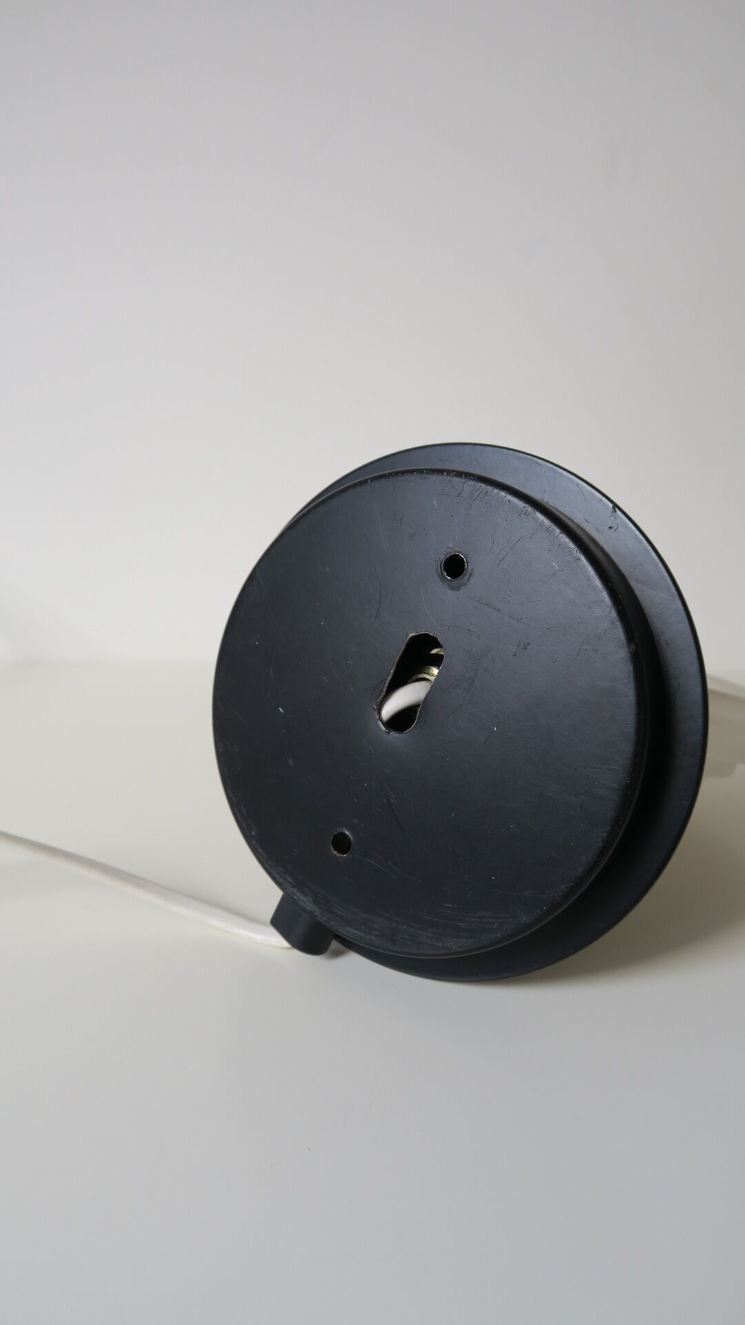 Italian wall lamp in satin glass 80s