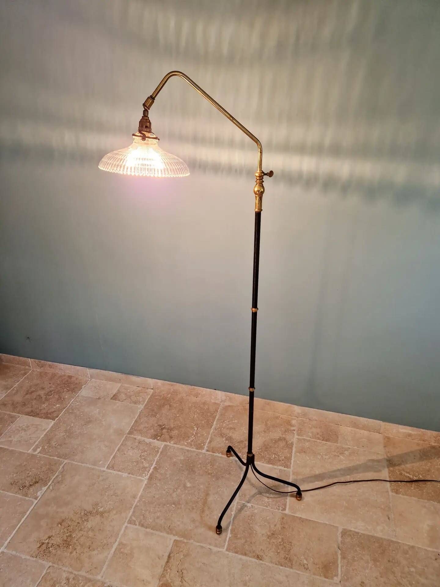 Lampadaire articulé, pied tripode, Mid-century, France, 1950