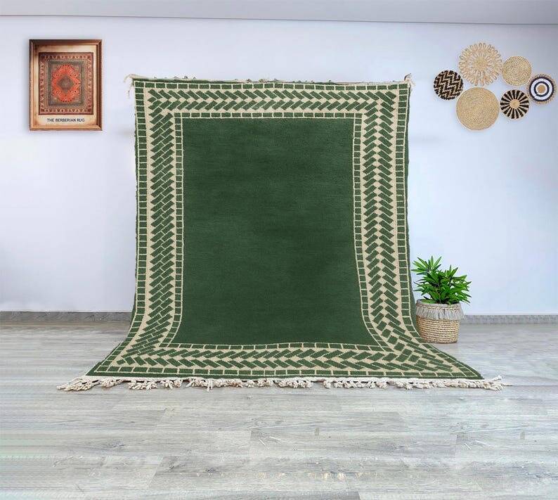Traditional green Beni Ourain Moroccan rug, size 1.4/2.6 m.