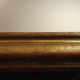 Large Louis Philippe mirror gilded with leaf. 137 x 99 cm.