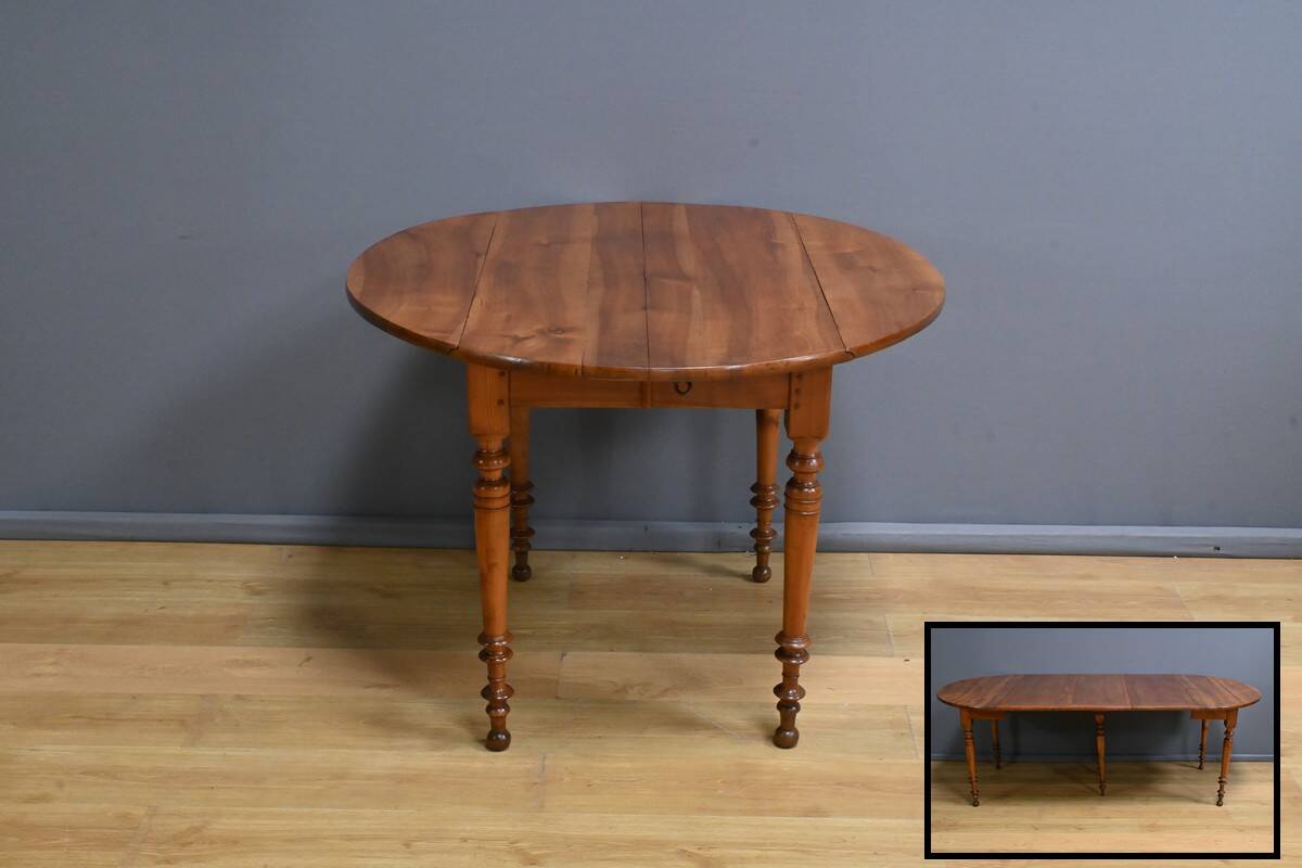Table for 4 to 10 people with cherry wood extensions, Louis Philippe style – Late 11th century