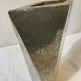 Tin vase hammered by Jean Chorin