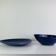 Plat et coupe Blå eld par Hertha Bengtson pour Rörstrand Sweden, céramique