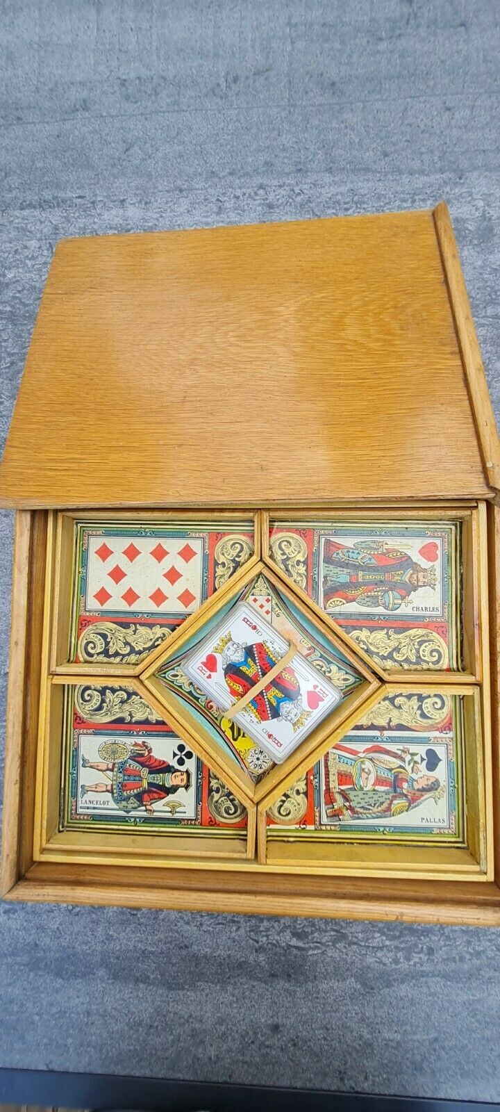 Game dwarf yellow box wood deco chromo 1921