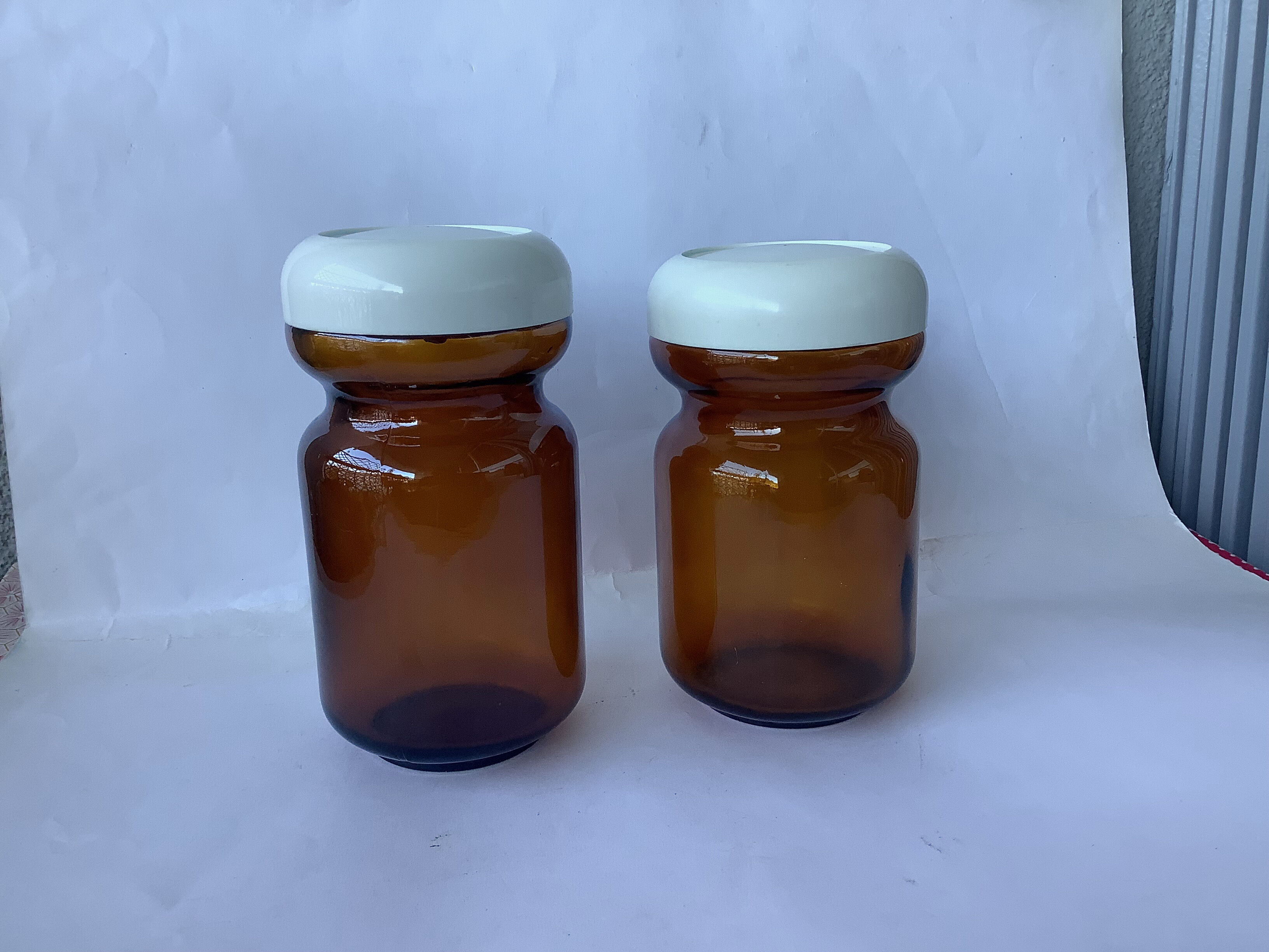 Amber glass jars Chicory Leroux
