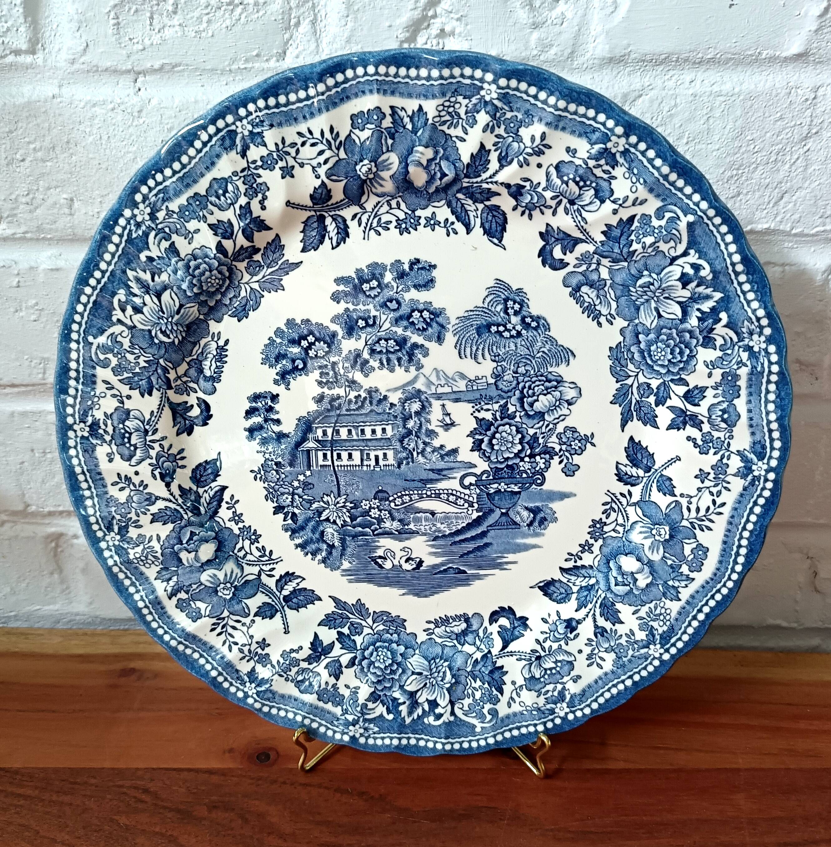 Set of 2 vintage ceramic dishes, churchill england