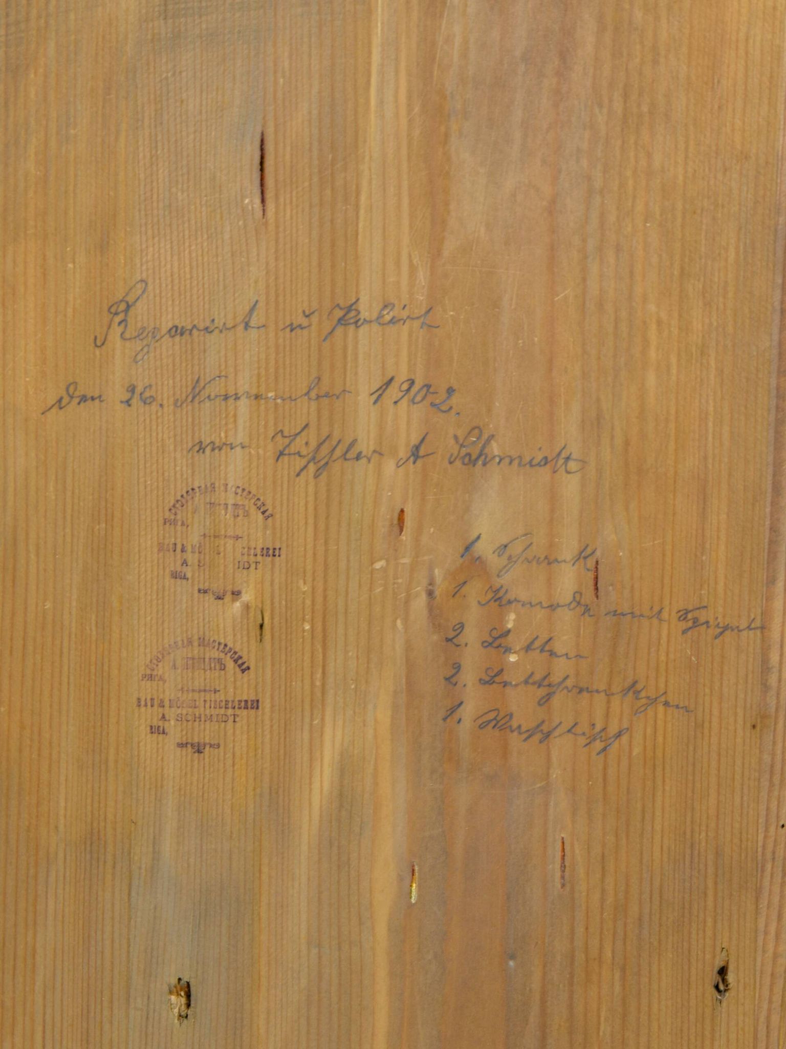 Commode coiffeuse Louis-Philippe en loupe d'orme et frêne - env. 1840-1860