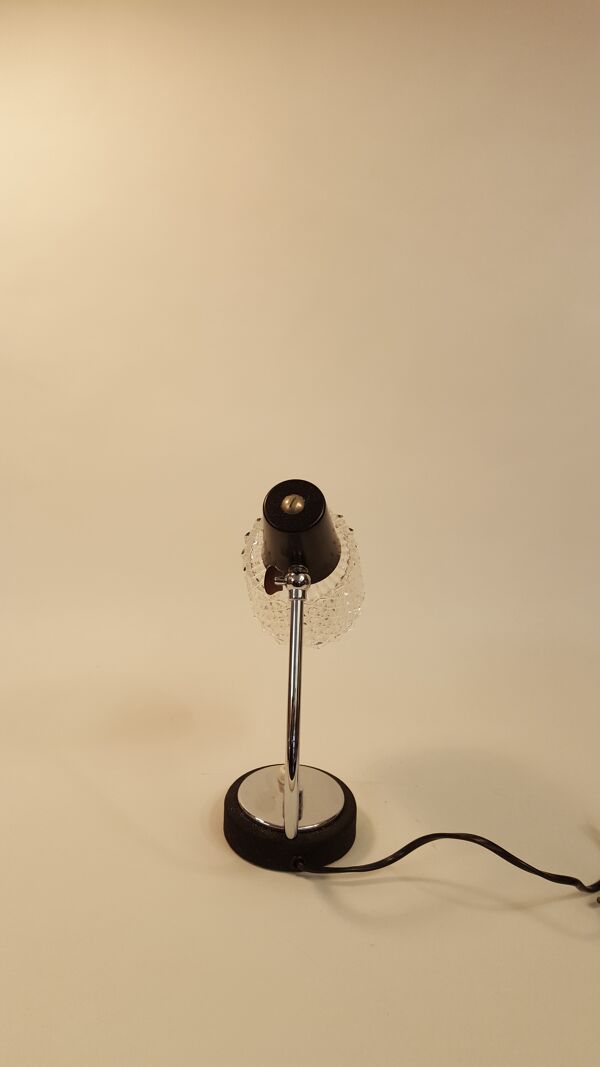 Lampe de secretaire des années 50 60 en chrome laque noire et verre moulė motif diaman