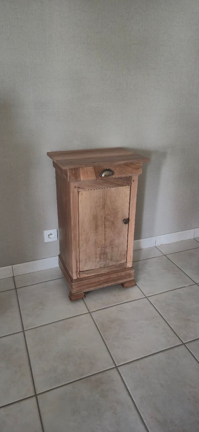 Small solid wood jam jar holder