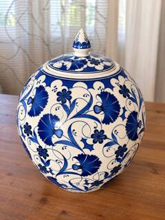Ceramic covered pot Kütahya (Turkey)