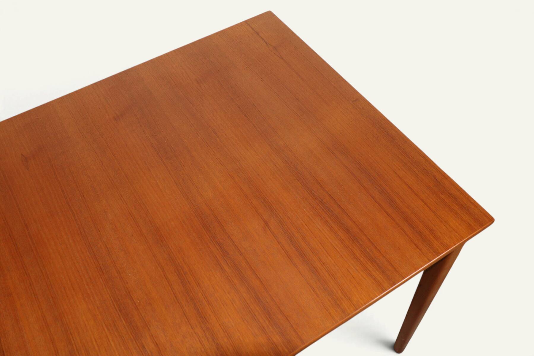 Rectangular extendable dining table in Scandinavian teak – 1960s