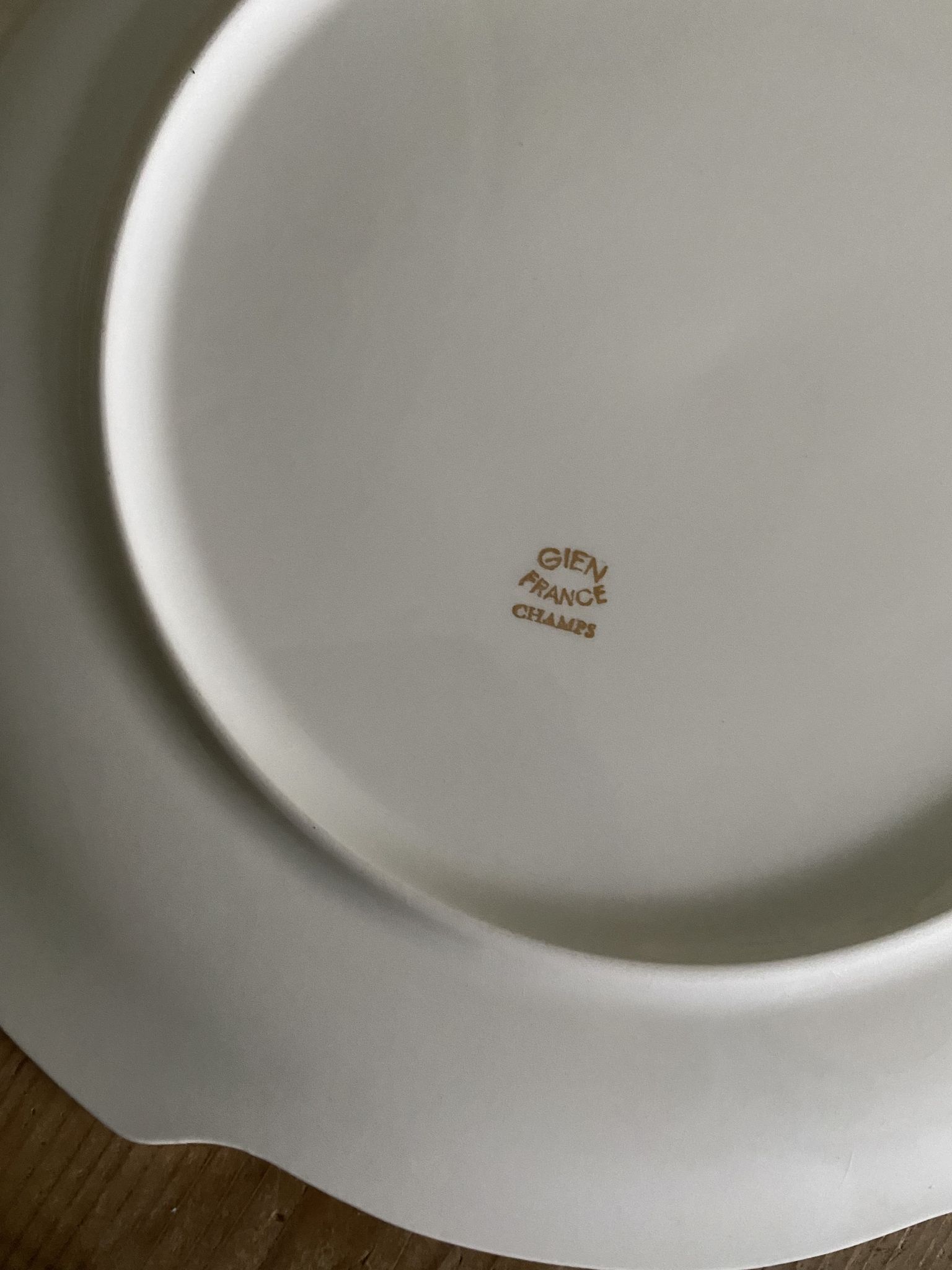 Old eared dish Gien model Champs