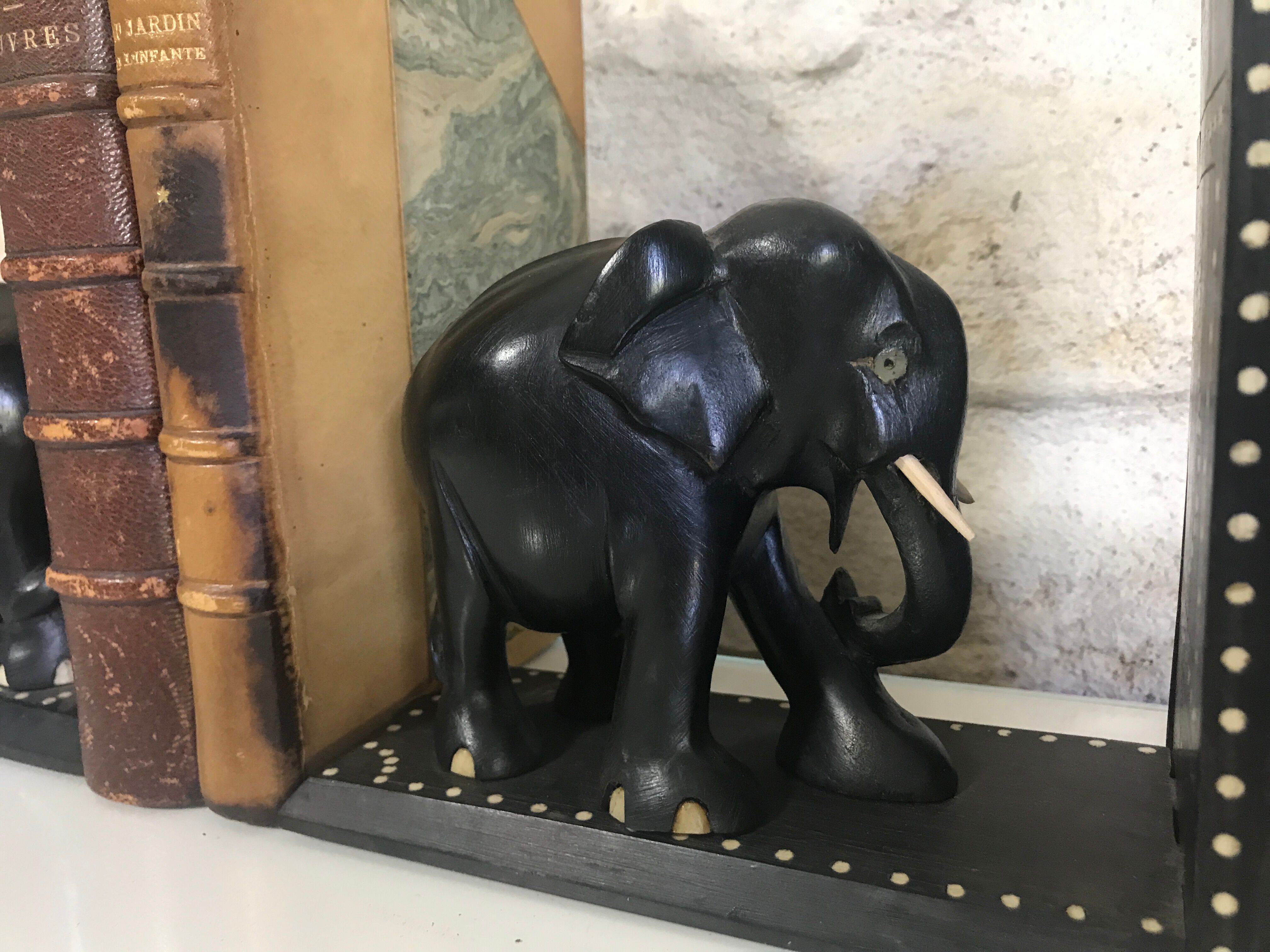 Serre-Livres éléphants en bois noirci vers 1930