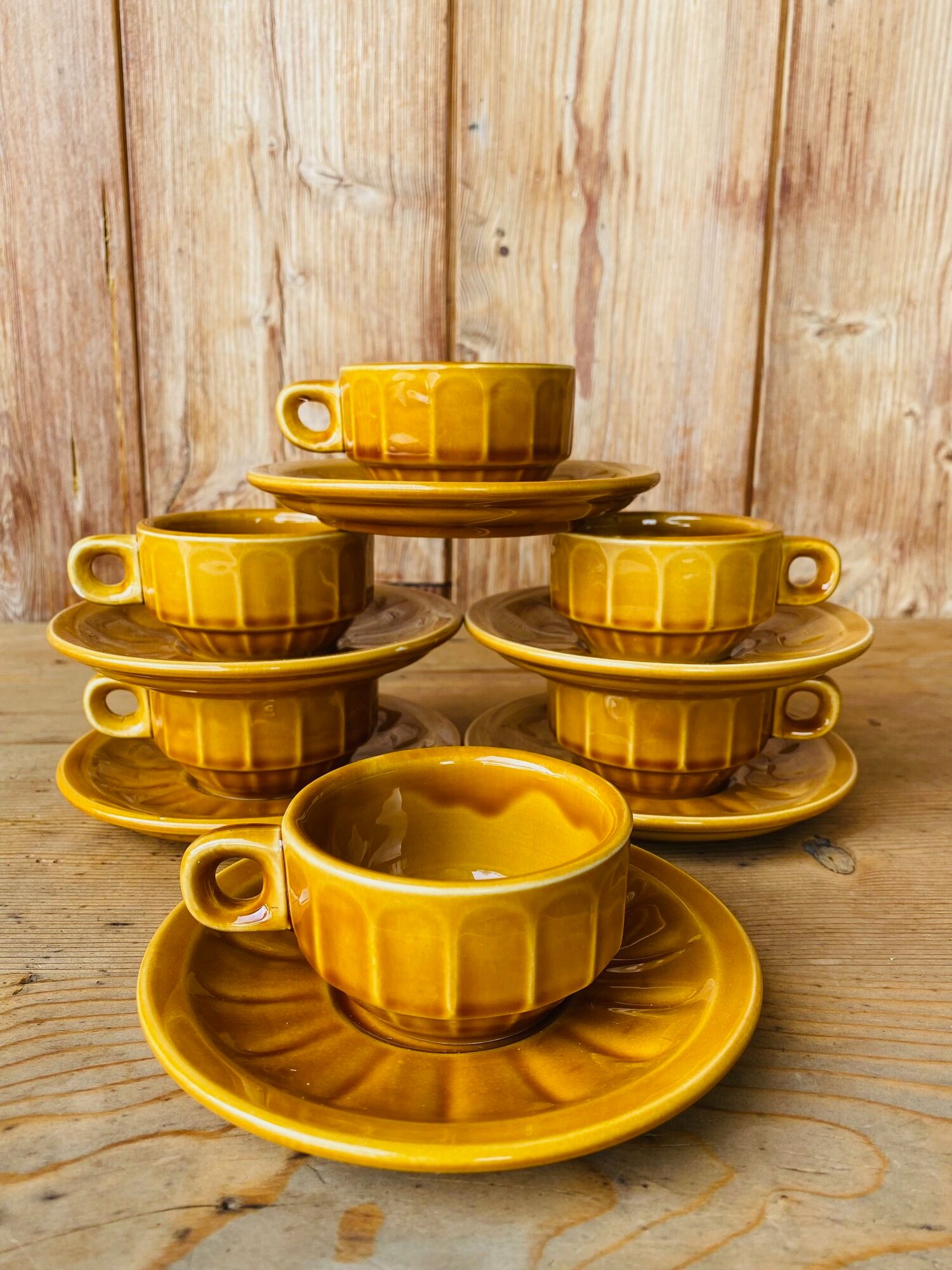 Set of 6 cups and under cups of vintage bistro coffee.