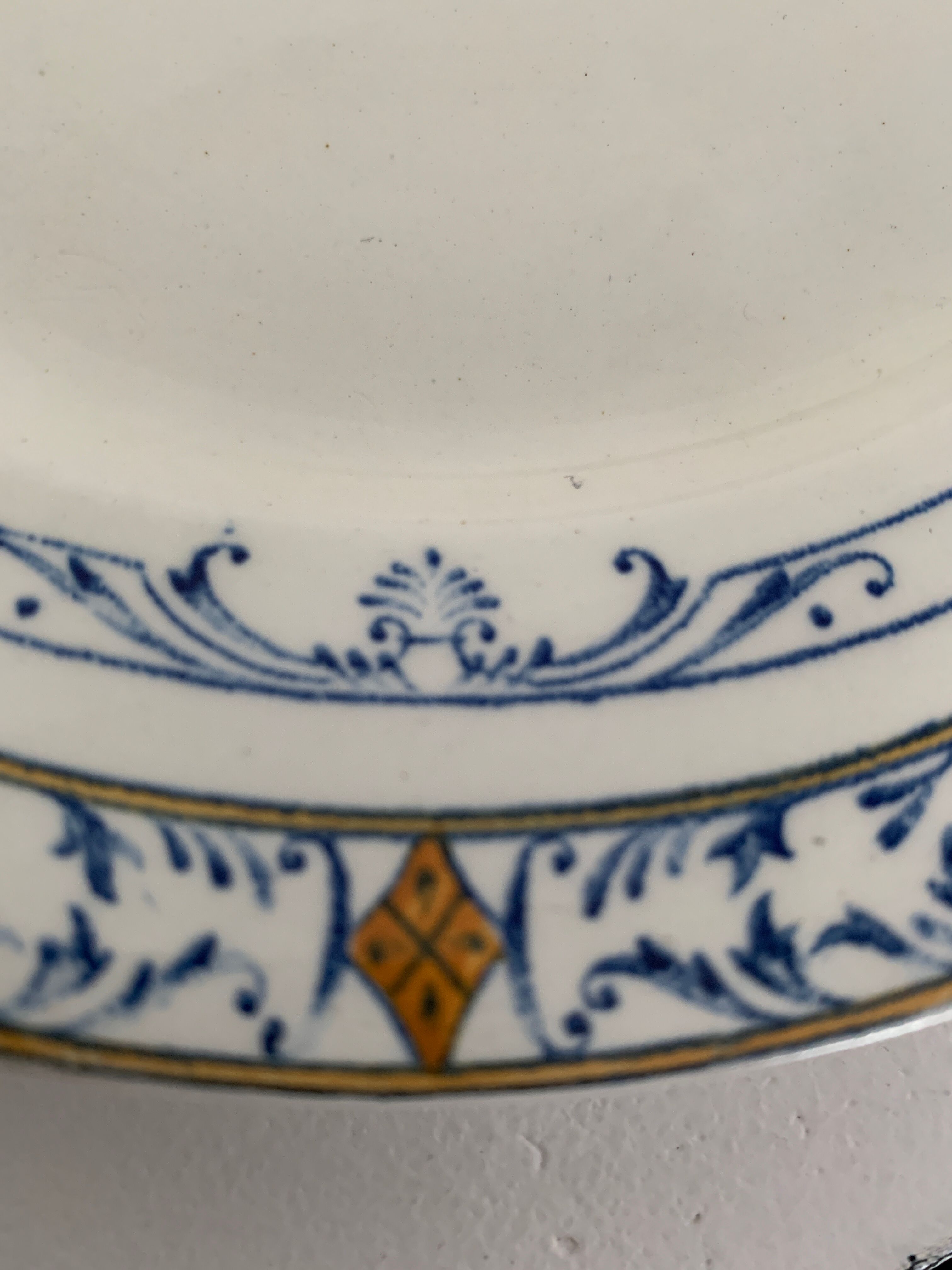 11 old Creil and Montereau dessert plates, Colbert service