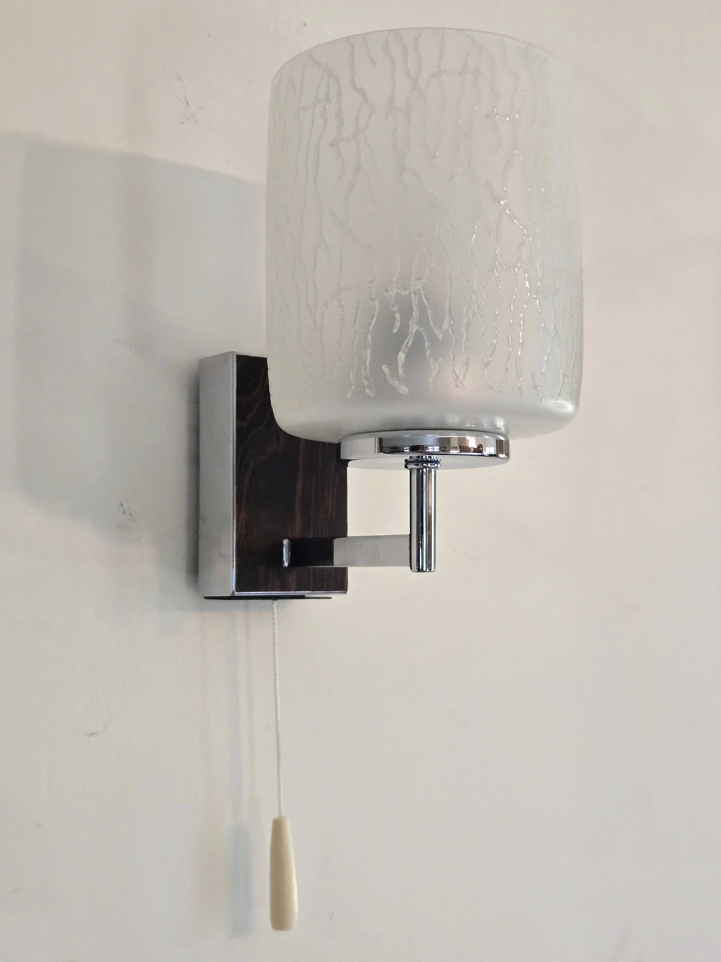 Pair of vintage wall lights in chrome-plated metal, glass and wood shades - design