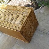 Pretty Wicker Malle. Vintage.