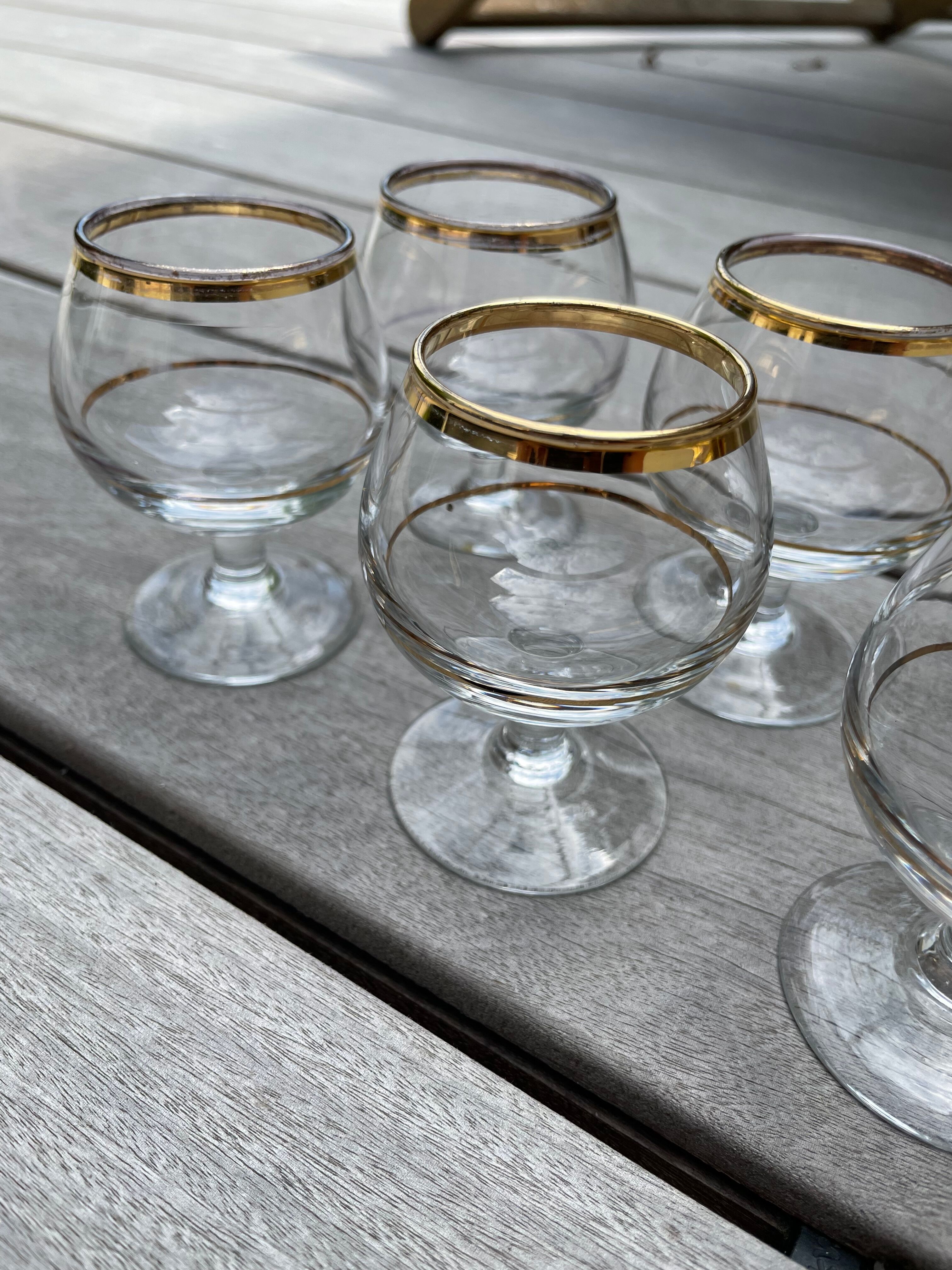 Set of 8 liquor glasses