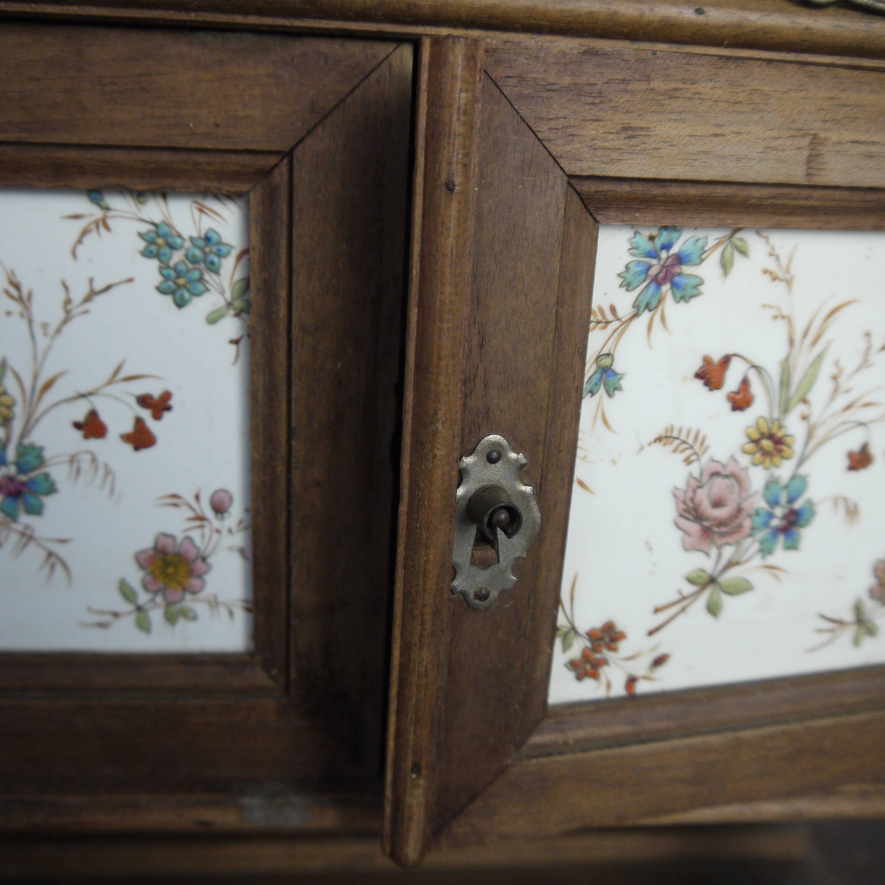 Vaisselier miniature en bois