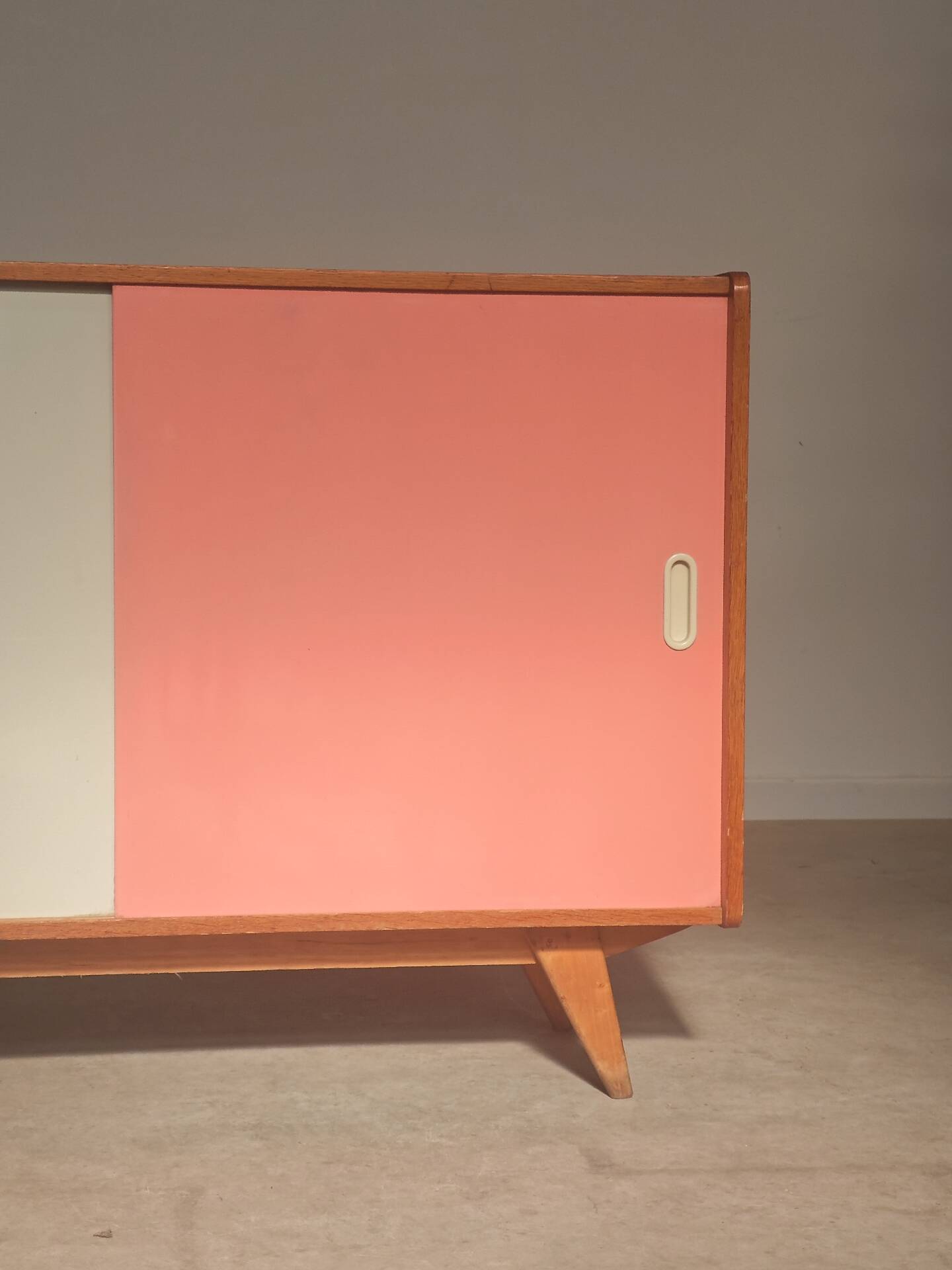 Buffet U452 pink and white by Jiri Jiroutek for Interier Praha